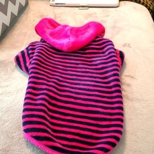 Cute Velour navy/pink hoodie sweatshirt preowned looks good sz M
